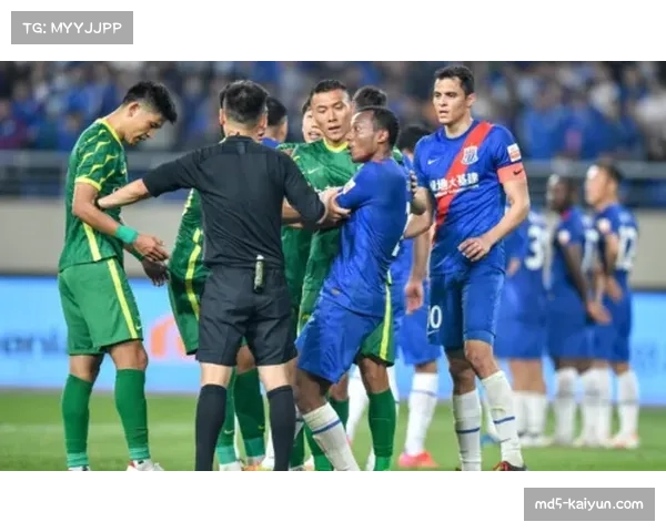 悉尼FC公布首轮阵容 坎普扎诺和罗里入选 霍尔曼因伤缺阵